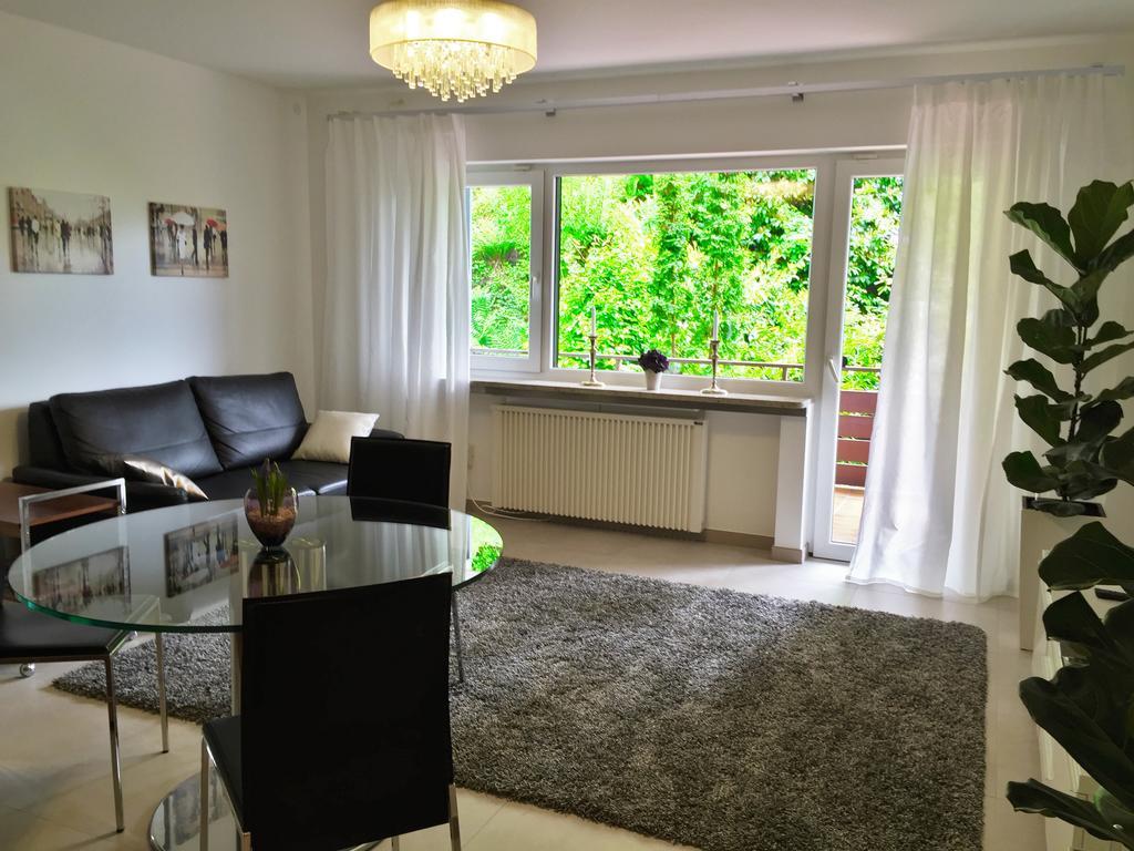 Apartment - Zentrumsnah, Eigener Parkplatz Und Grosser Balkon Ins Gruene Баден-Баден Екстер'єр фото